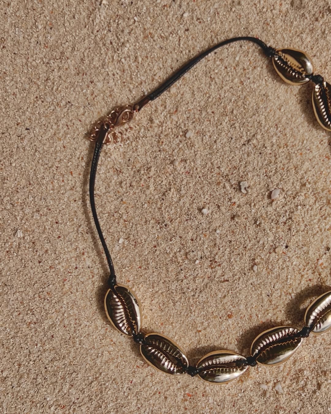 The Cowrie Choker-Black&Gold