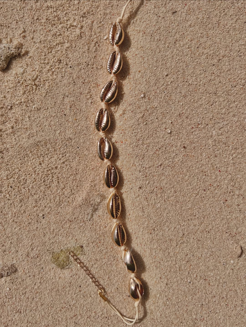 The Cowrie Choker-White&Gold