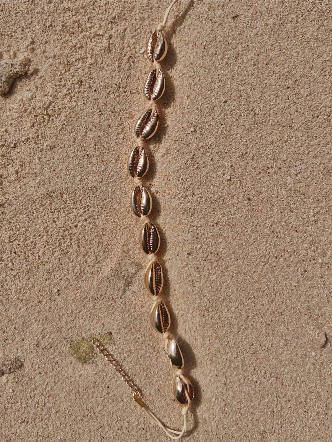 The Cowrie Choker-White&Gold