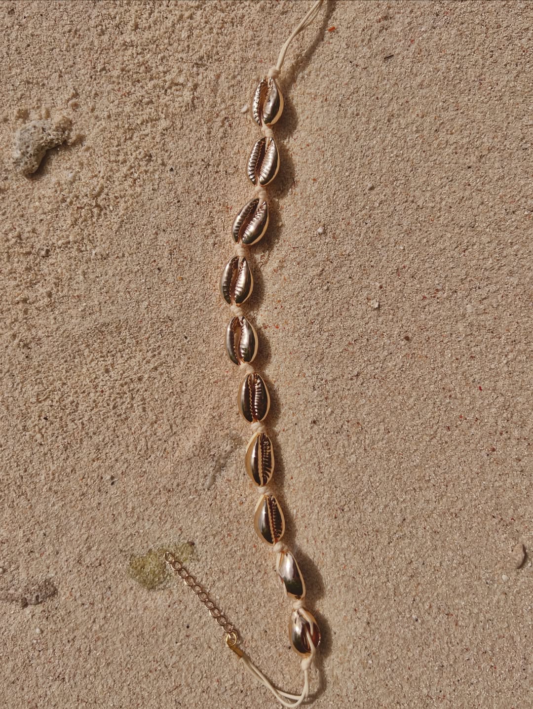 The Cowrie Choker-White&Gold