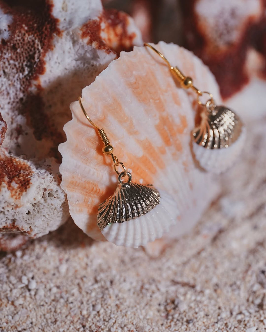The Dangling Clam