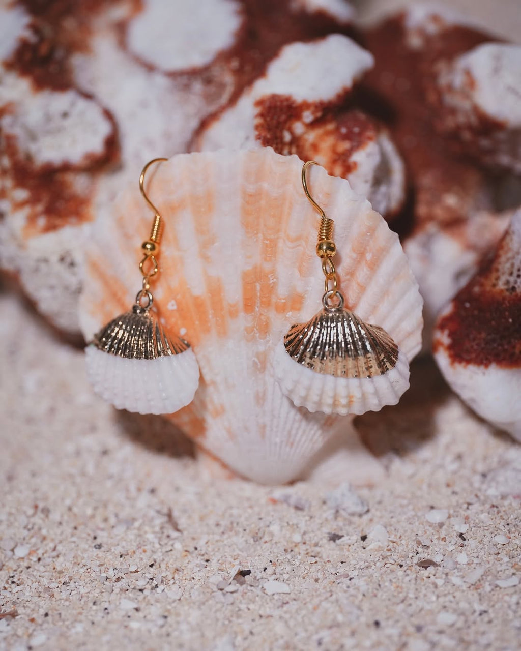 The Dangling Clam